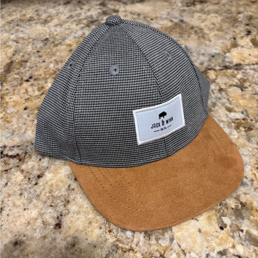 Jack & Winn Hat Co baby toddler boy 
Size 8-18 months 
Like new condition